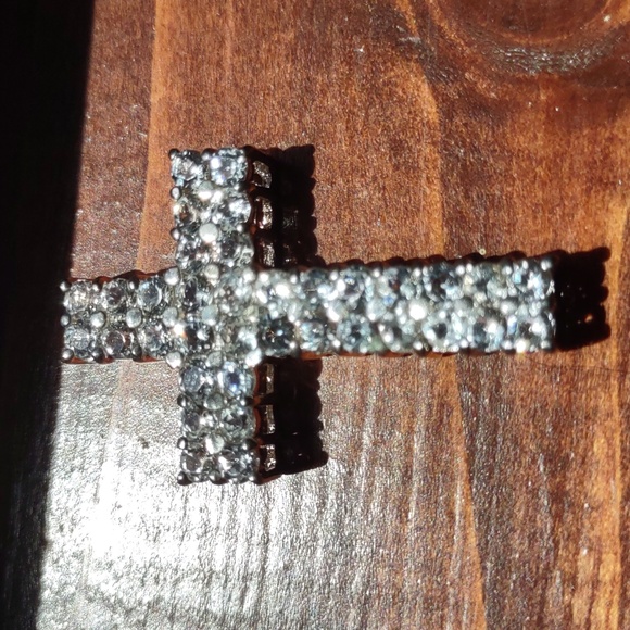 White Topaz Cross Pendant Set In Sterling Silver - Picture 7 of 9